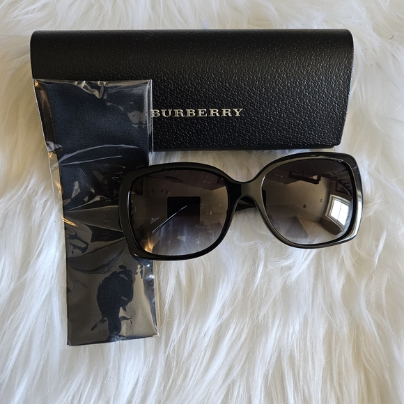 Burberry Black and Gold Sunglasses - Picture 4 of 5